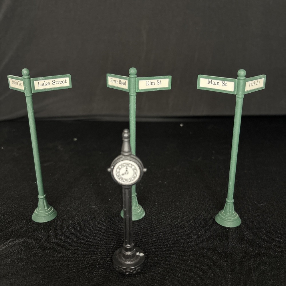 Department 56 Snow Village Accessory Street Sign Lot,‎ 4 Pieces